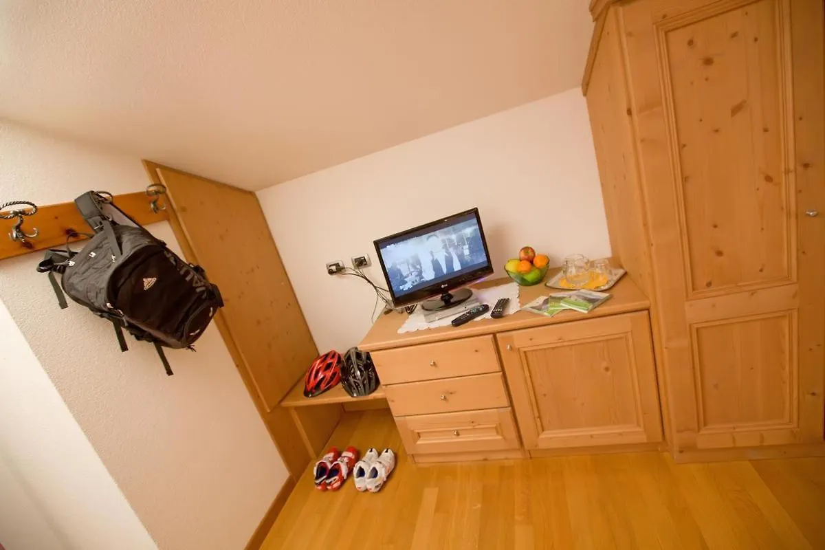 ליביניו Hotel Garni Al Plan