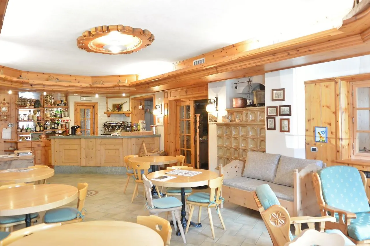 ליביניו Hotel Garni Al Plan