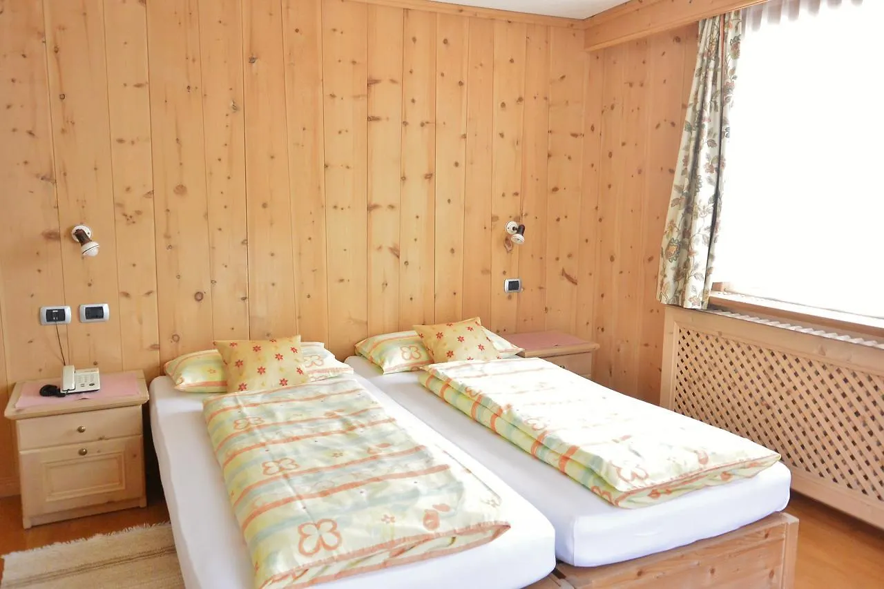 ליביניו Hotel Garni Al Plan