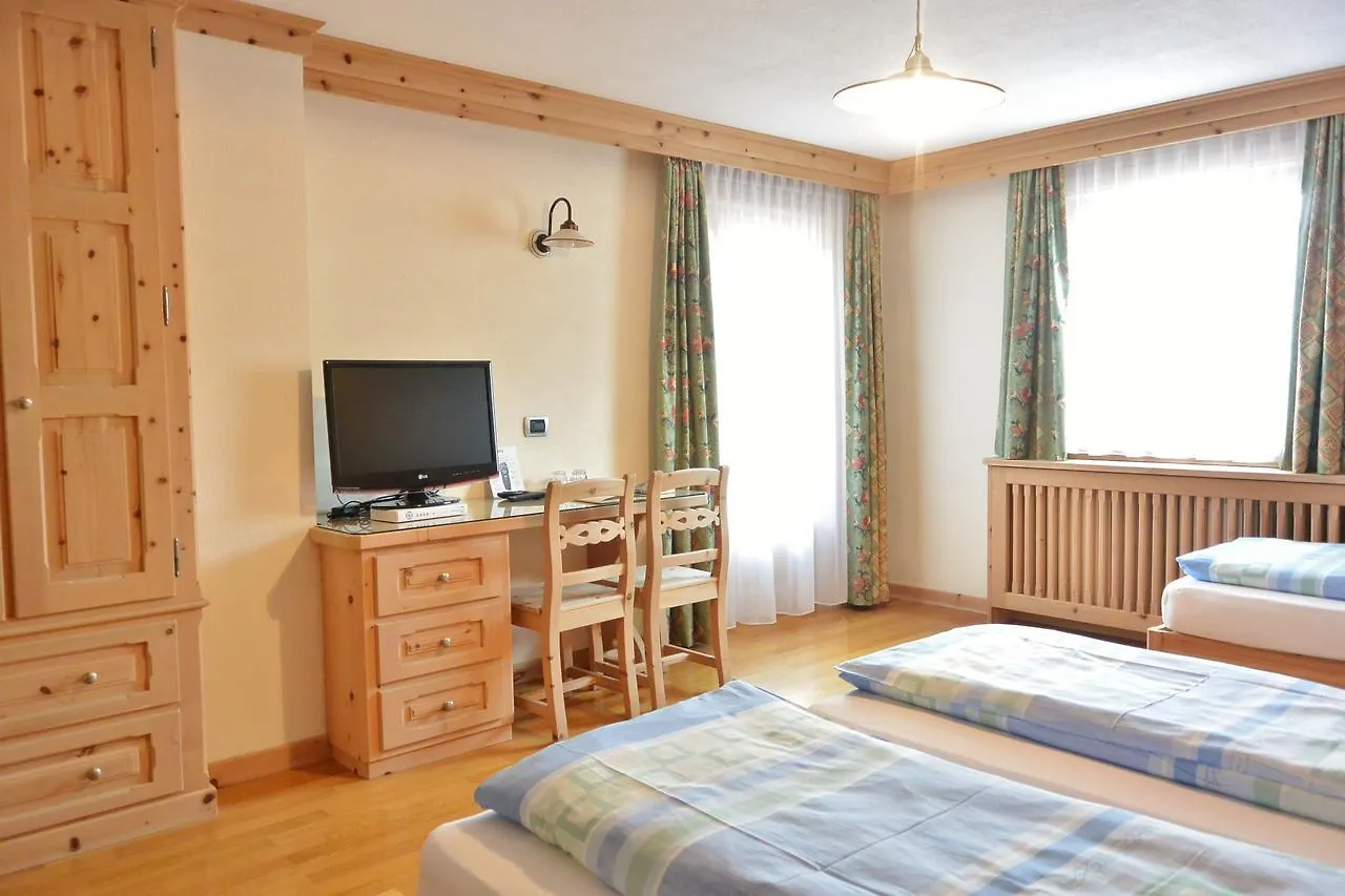 ליביניו Hotel Garni Al Plan 3*,