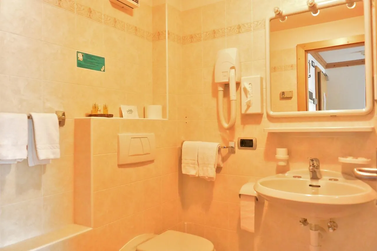 ליביניו Hotel Garni Al Plan 3*,  איטליה